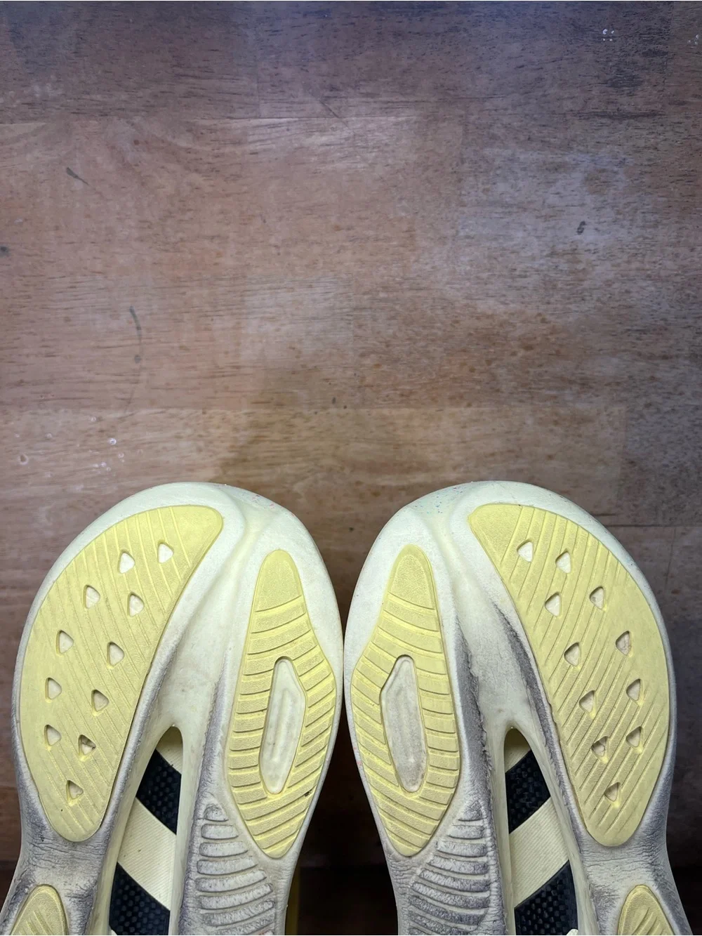 Hoka One One Skyward X Mens Size 11.5 Running Shoes Sneakers Lemonade Sunlight